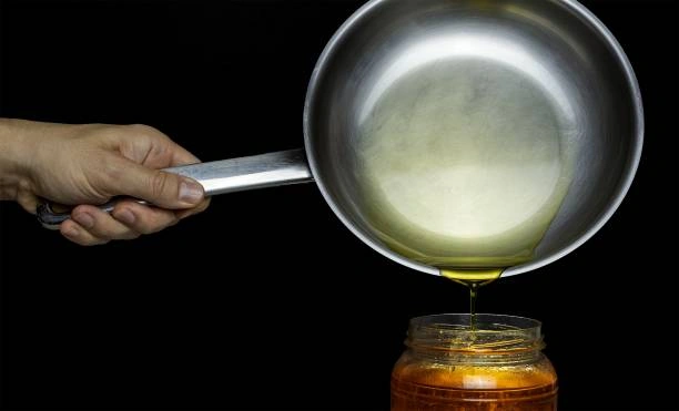 Empresa que compra óleo de cozinha usado